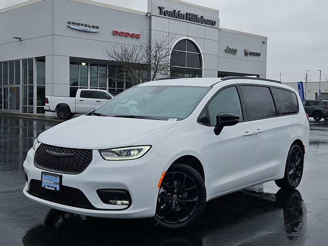 2026 Chrysler Pacifica Select - Image 2