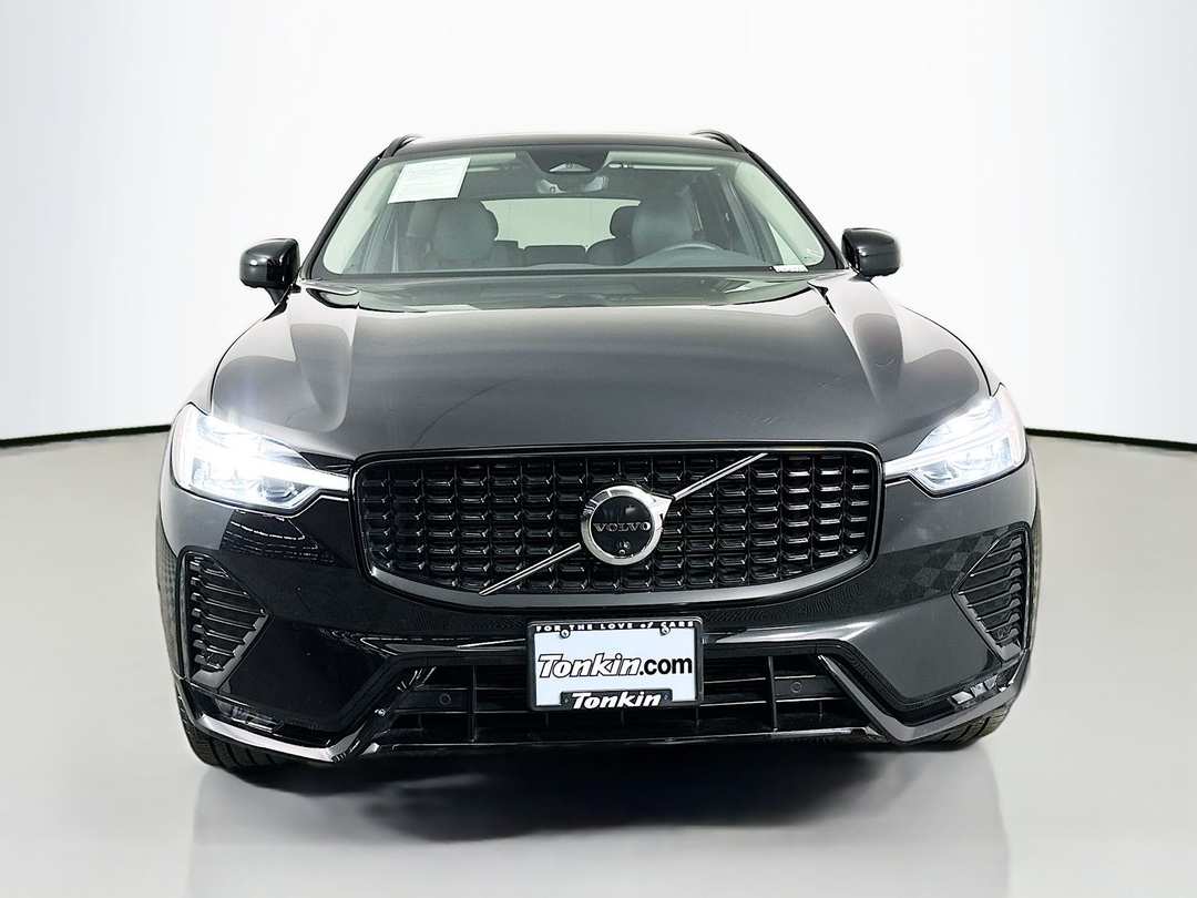 2025 Volvo Xc60 B5 Plus - Image 2