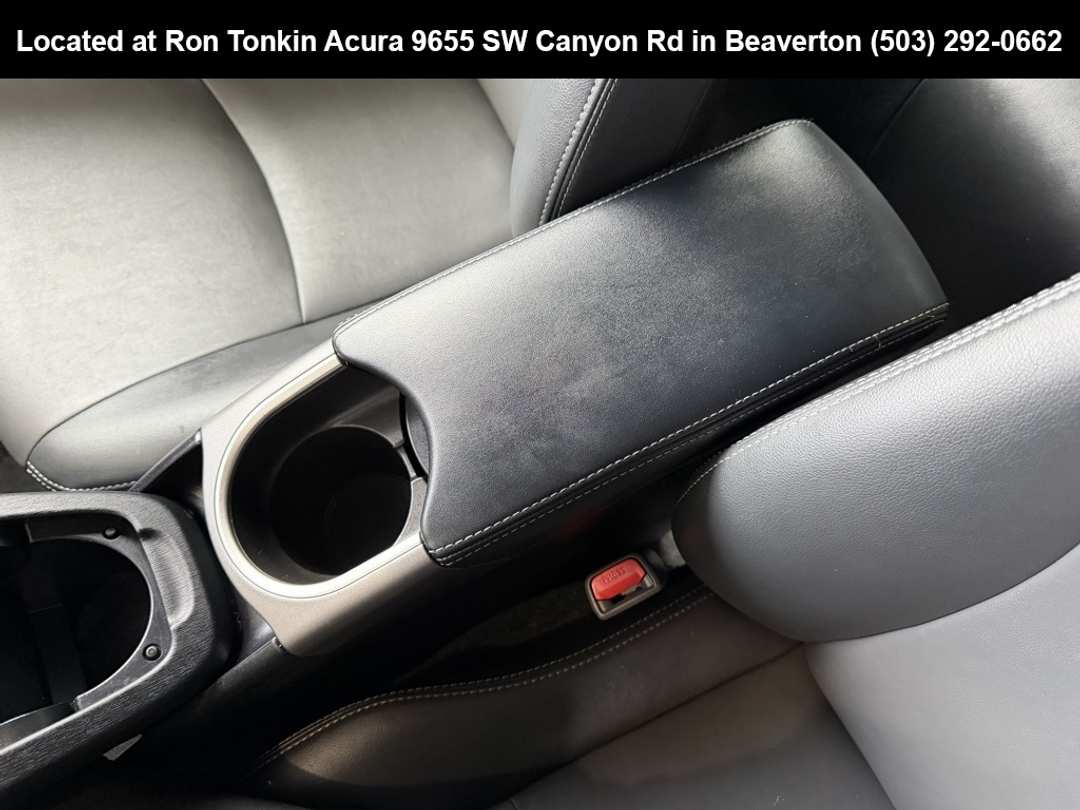 2015 Toyota Prius Advanced - Image 25