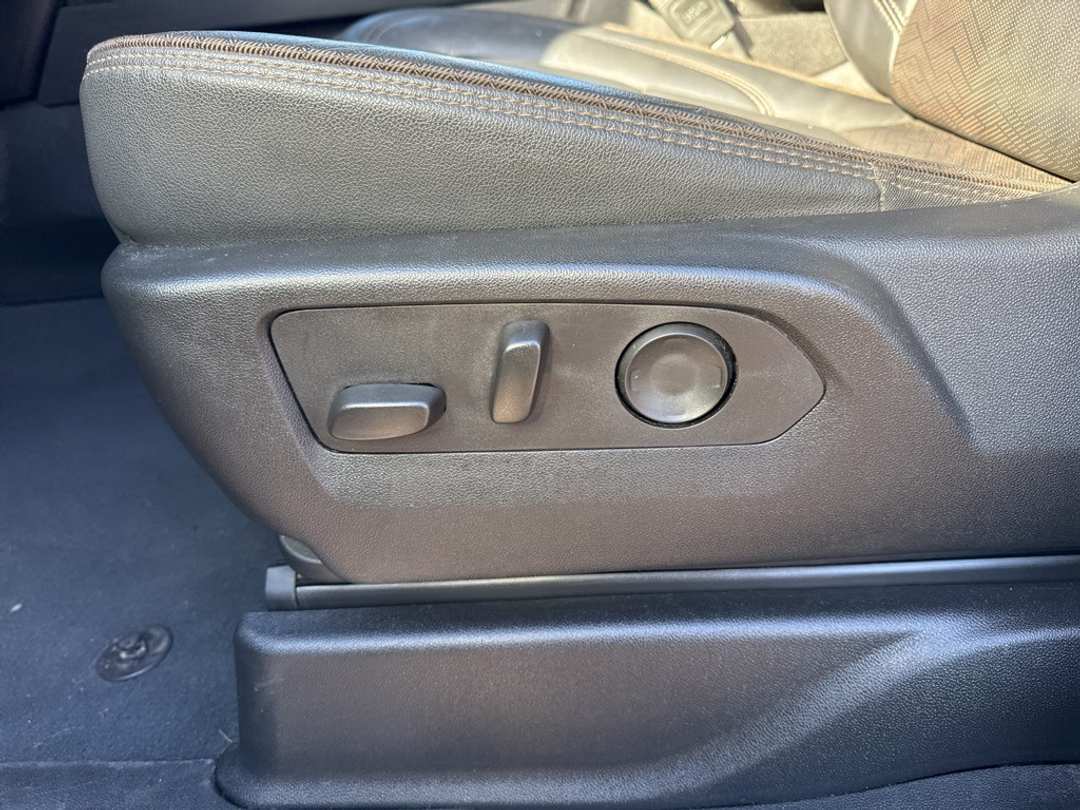 2024 Chevrolet Suburban High Country - Image 21