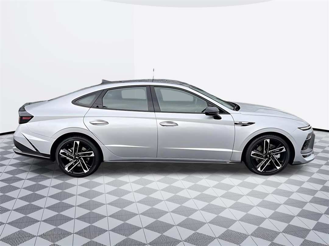 2025 Hyundai Sonata N Line - Image 7