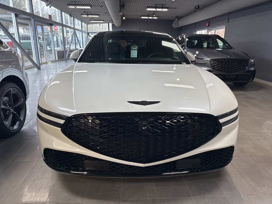 2026 Genesis G90 3.5T eSC - Image 2