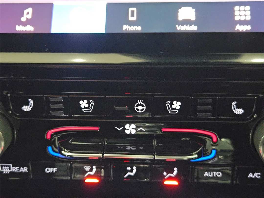 2025 Jeep Grand Cherokee Summit - Image 25