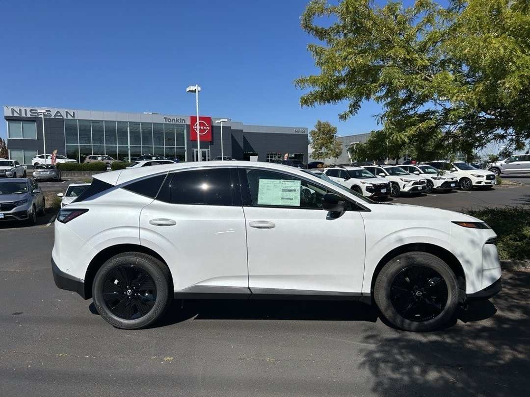 2025 Nissan Murano SV - Image 4