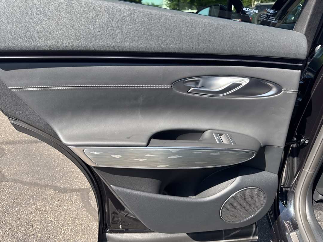 2026 Genesis Electrified Gv70 - Image 42