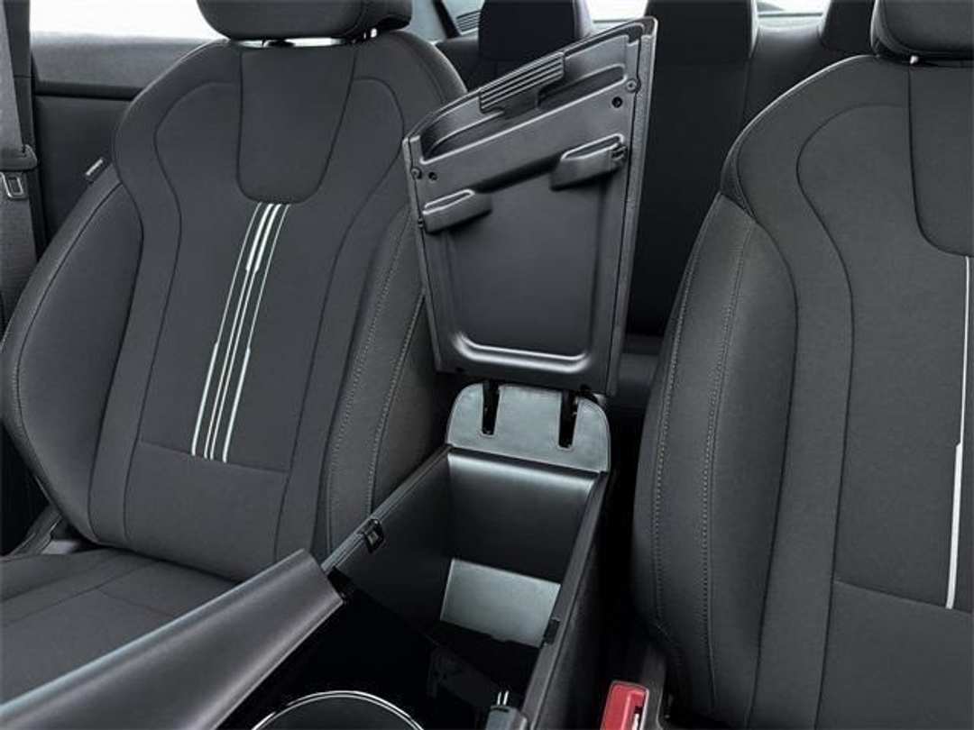 2025 Hyundai Elantra SEL Sport - Image 18