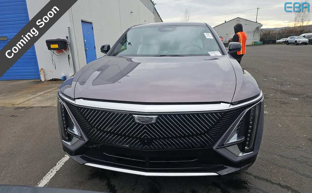 2024 Cadillac Lyriq Luxury - Image 2