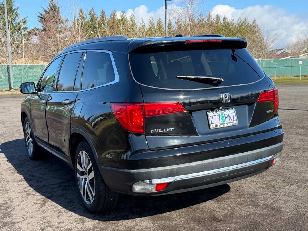 2017 Honda Pilot Touring - Image 6