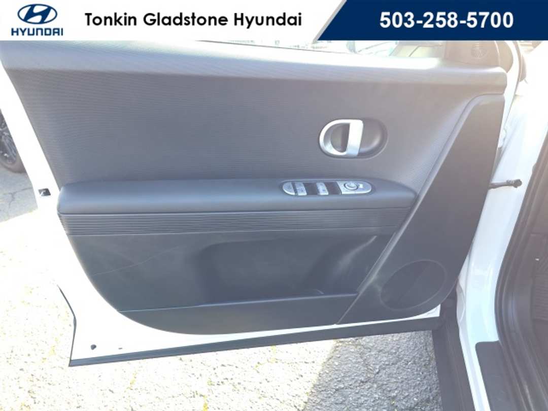 2024 Hyundai Ioniq 5 SEL - Image 8