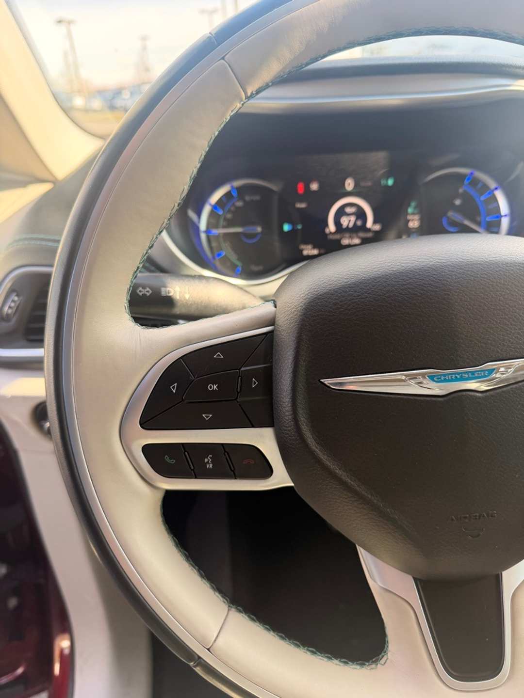 2018 Chrysler Pacifica Limited - Image 32