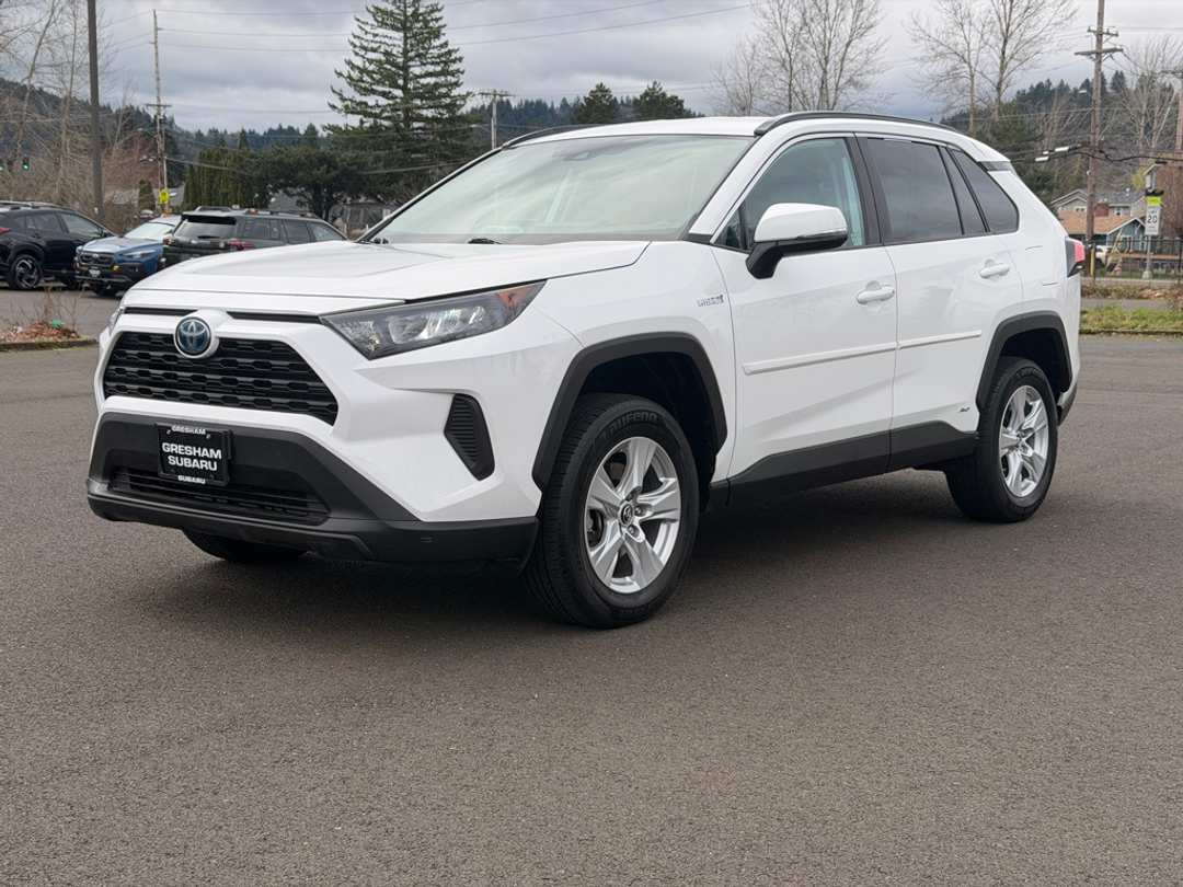 2019 Toyota Rav4 LE - Image 3