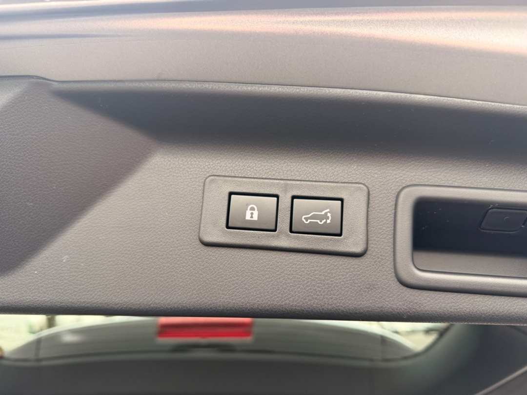 2026 Subaru Forester Premium - Image 19