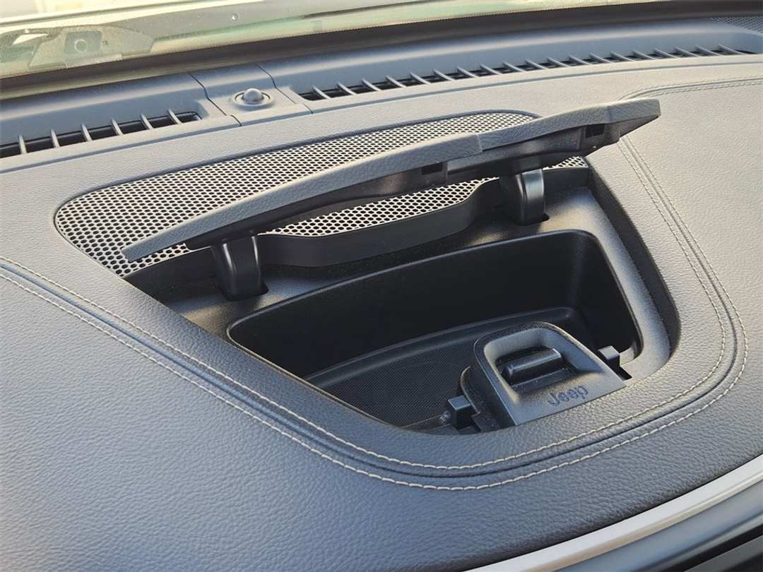 2018 Jeep Cherokee Latitude - Image 25