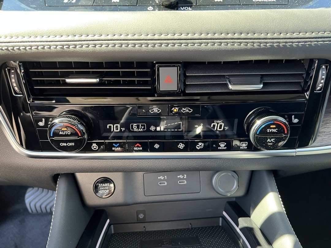 2026 Nissan Rogue Platinum - Image 21