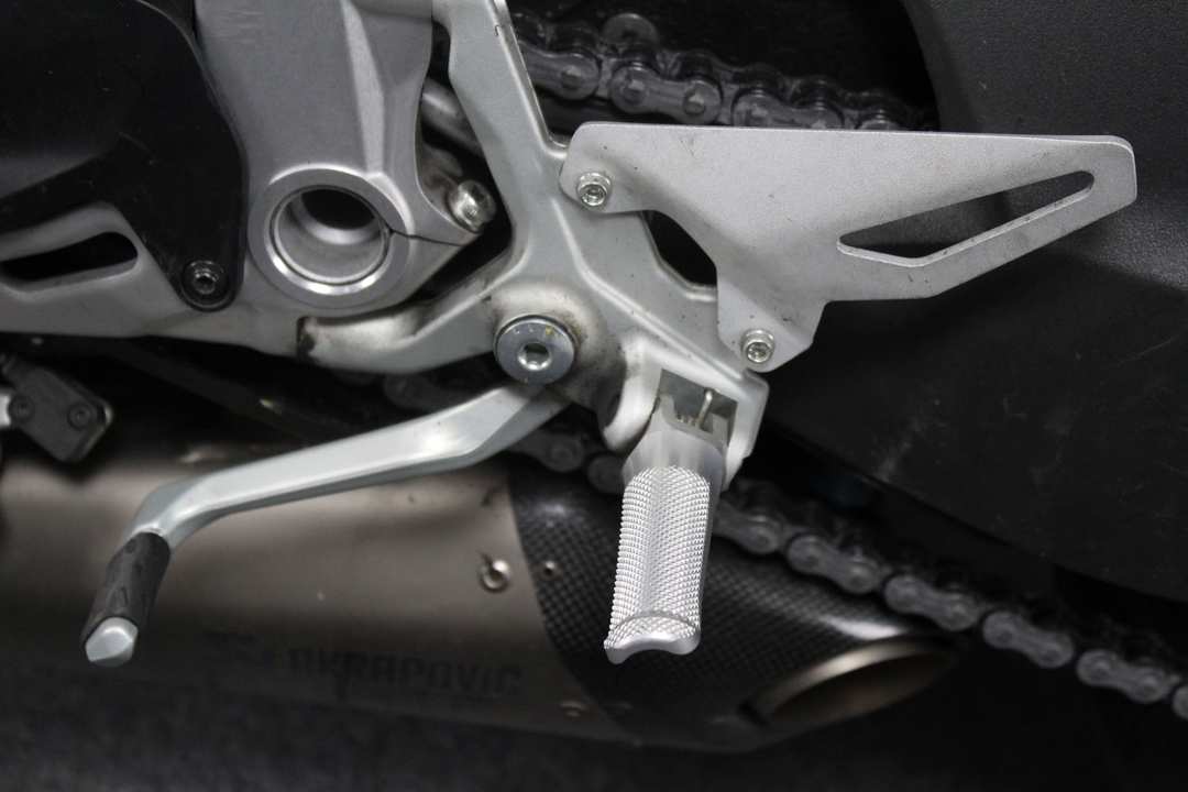 2024 Ducati Streetfighter V2 - Image 13