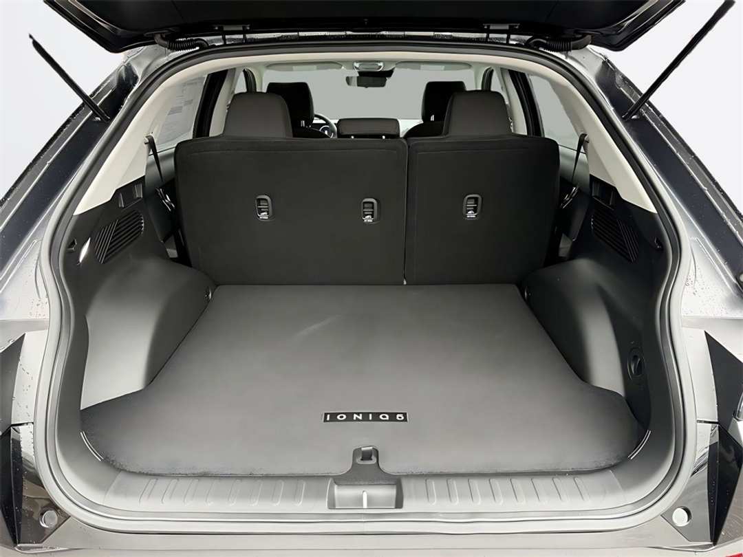 2026 Hyundai Ioniq 5 SE - Image 10