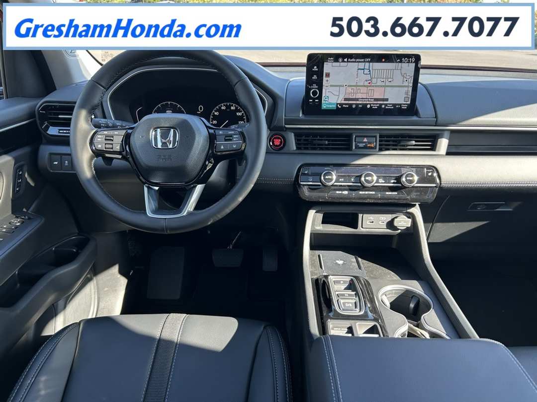 2025 Honda Pilot Touring - Image 24