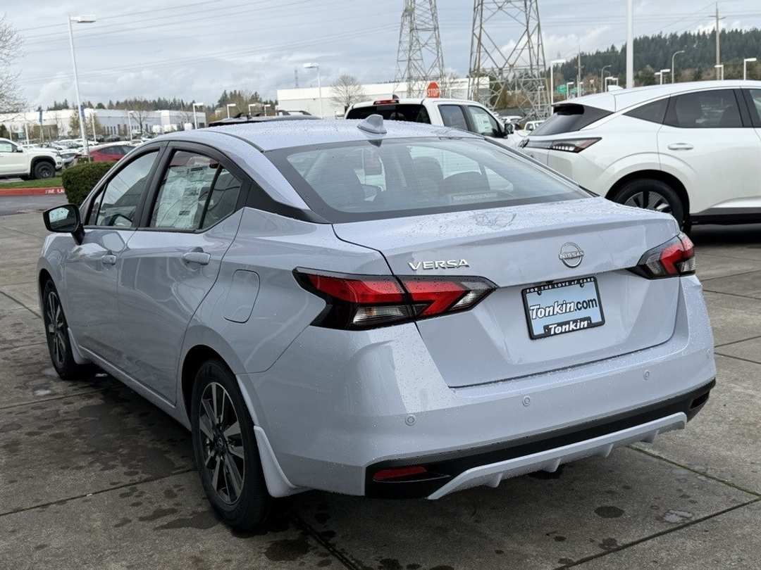 2025 Nissan Versa 1.6 SV - Image 7