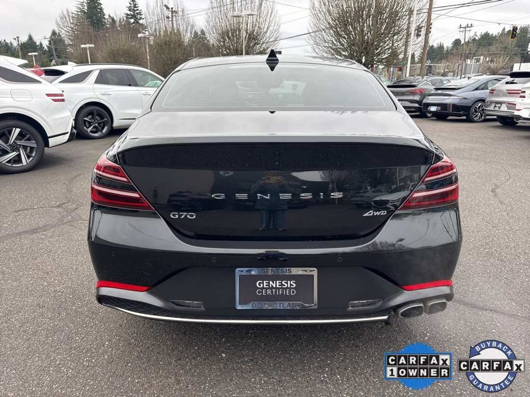 2023 Genesis G70 2.0T - Image 6