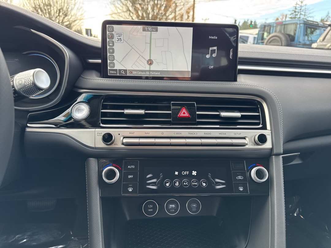 2026 Genesis G70 2.5T - Image 21