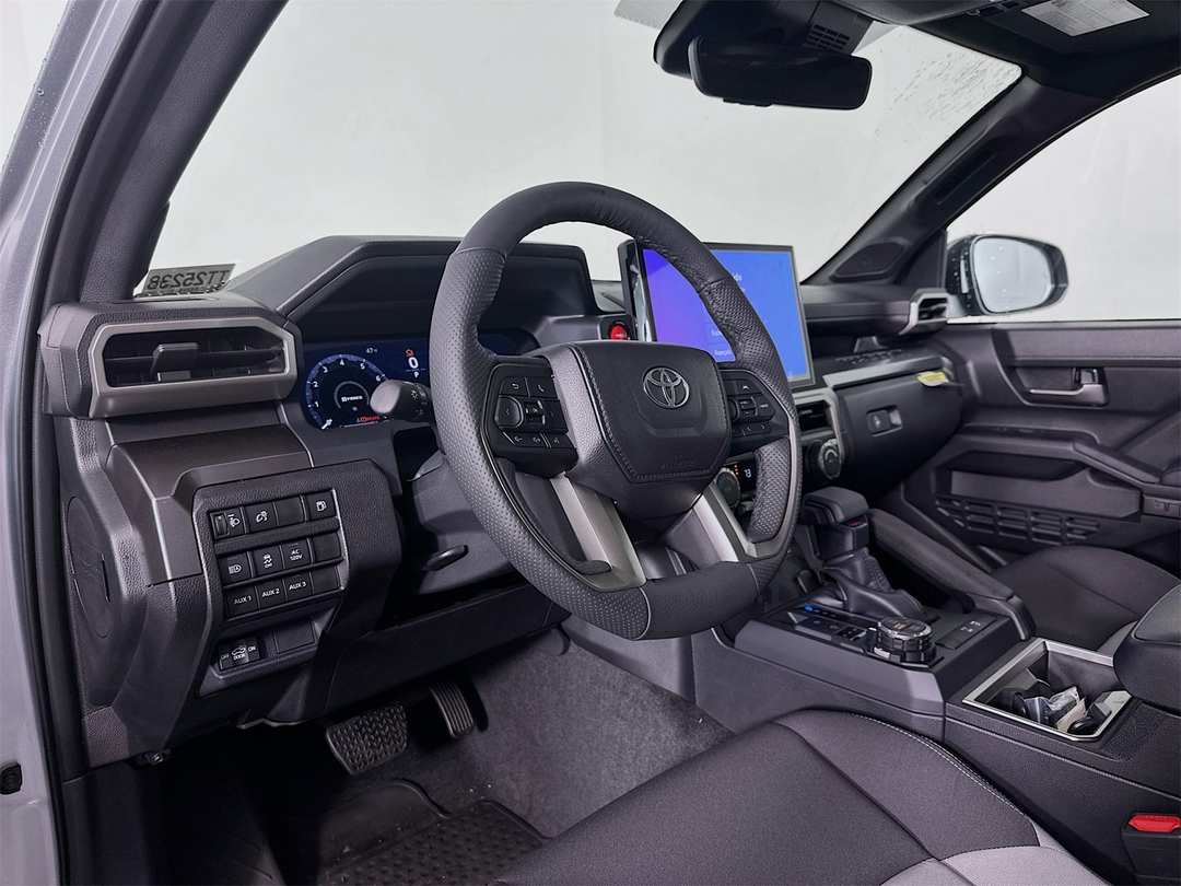 2025 Toyota Tacoma TRD Off Road - Image 9