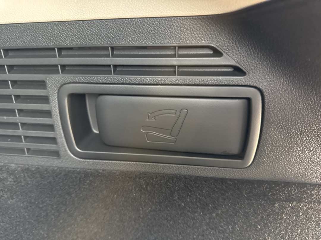 2026 Genesis Gv70 2.5T Advanced - Image 16