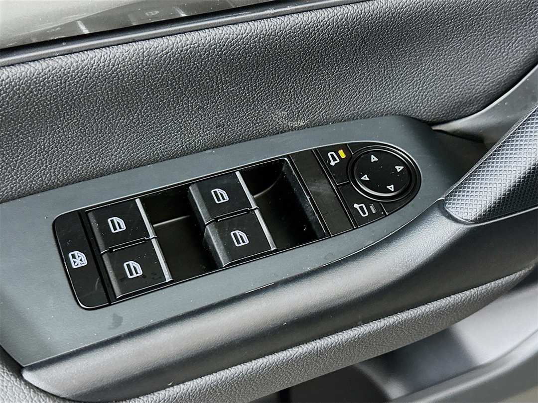 2026 MAZDA Cx-50 Preferred - Image 18