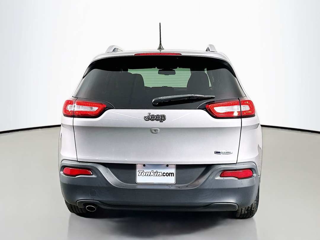 2018 Jeep Cherokee Latitude Plus - Image 7