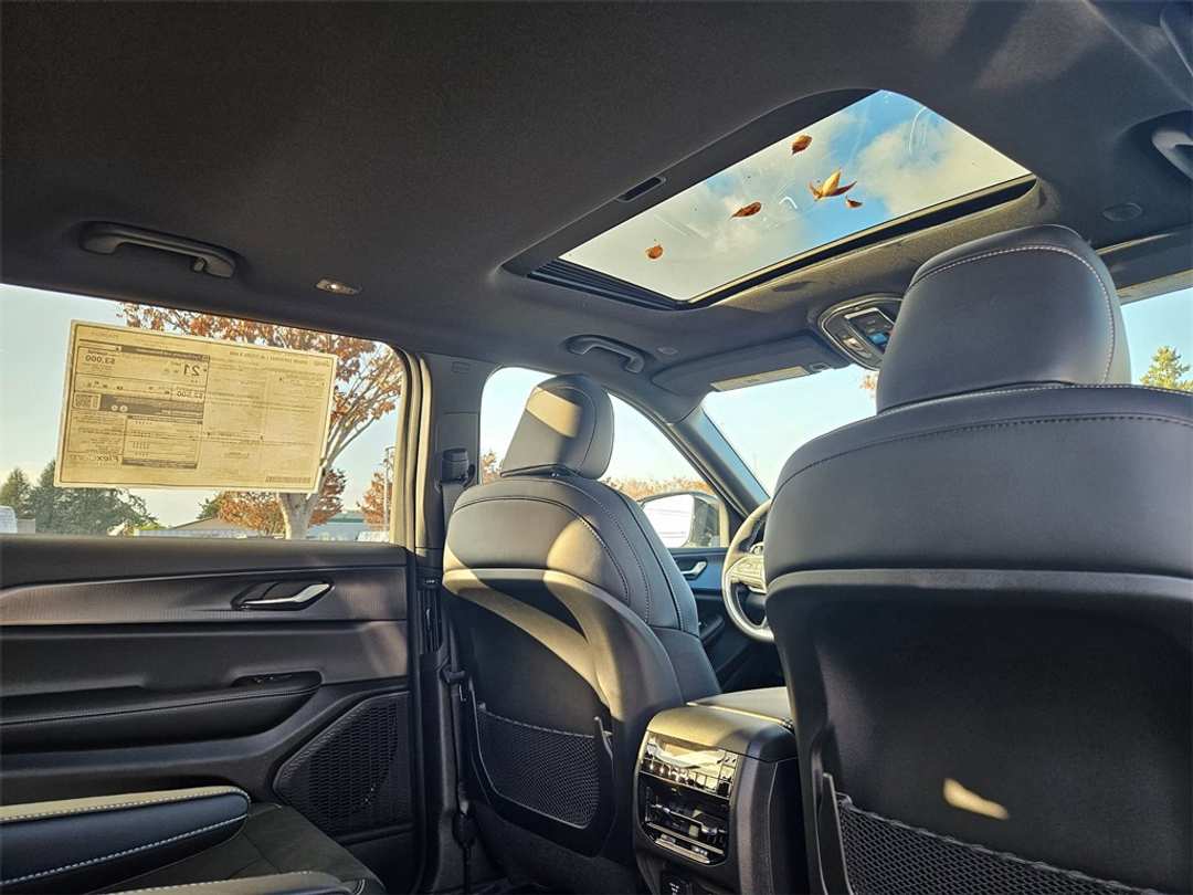 2025 Jeep Grand Cherokee L Altitude X - Image 35