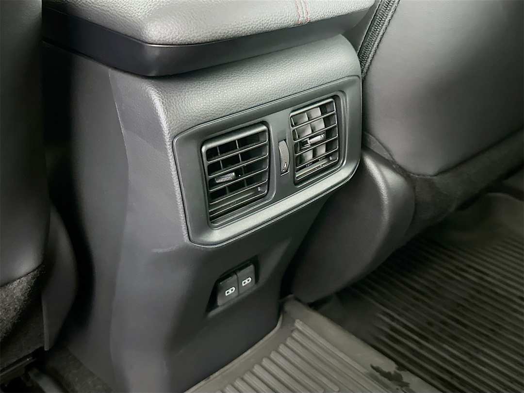 2025 Toyota Rav4 XSE - Image 27