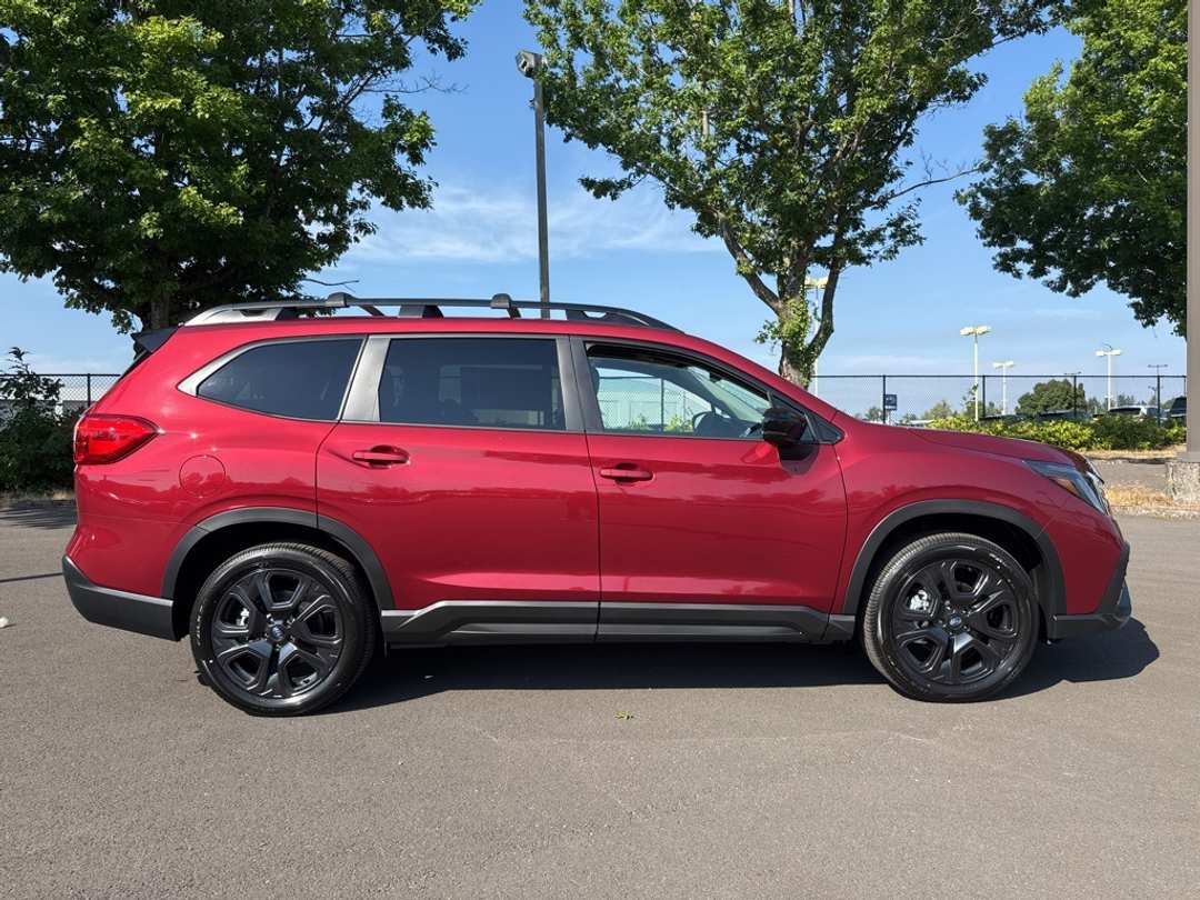 2025 Subaru Ascent Onyx Edition Touring - Image 8