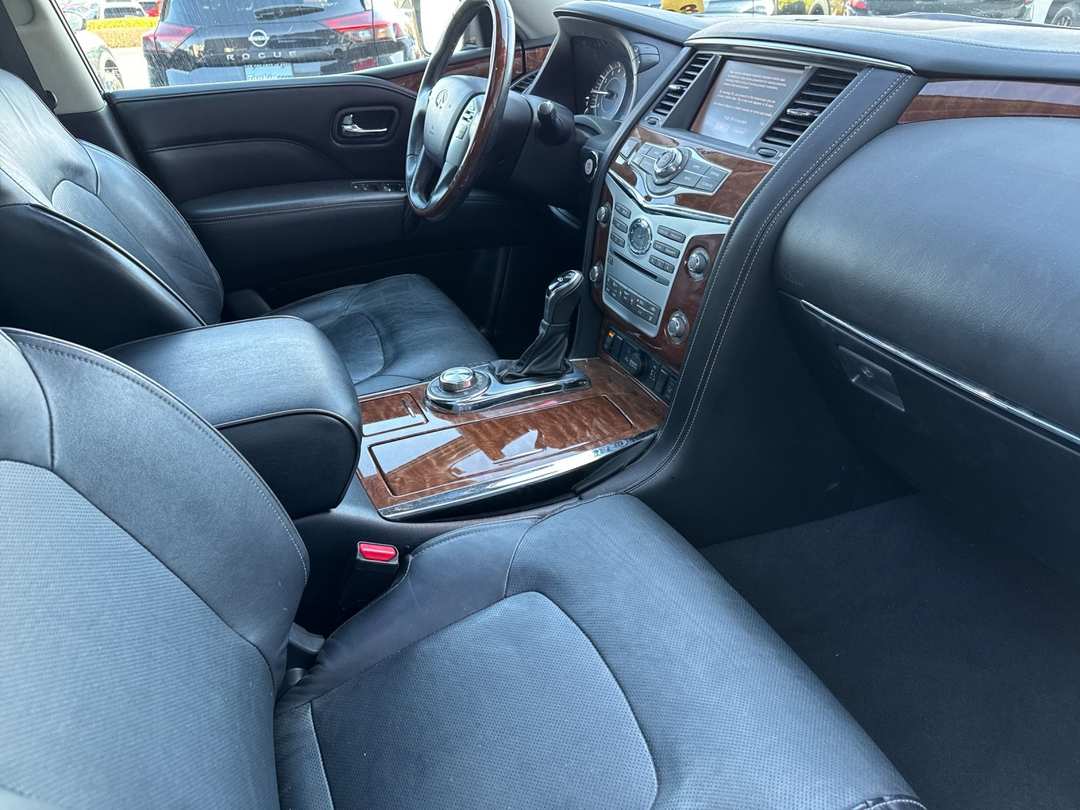2019 INFINITI Qx80 LUXE - Image 16
