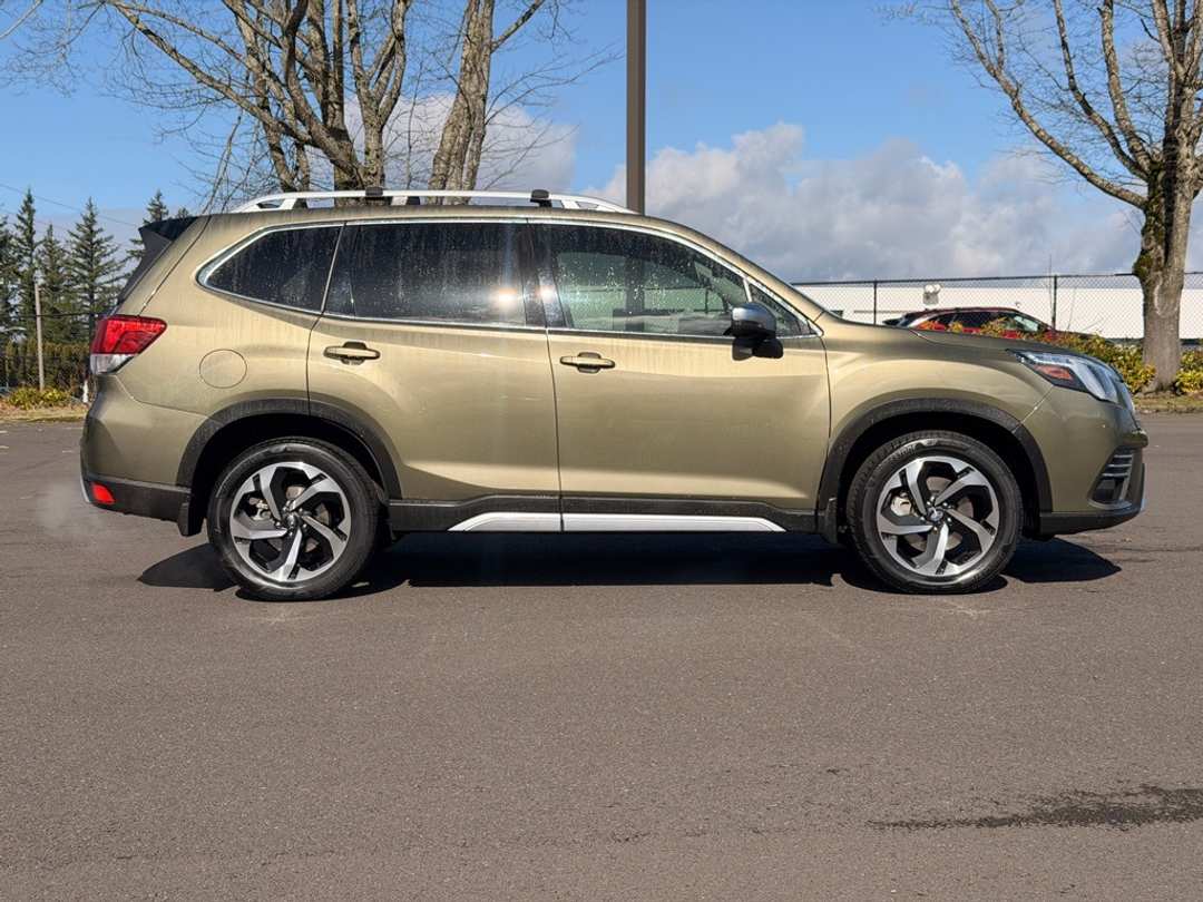 2024 Subaru Forester Touring - Image 9