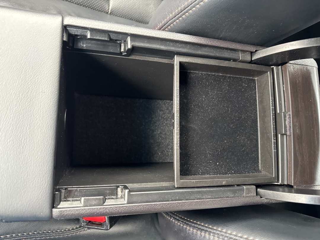 2016 Toyota Avalon - Image 28