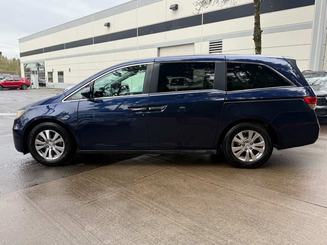 2015 Honda Odyssey EXL - Image 10