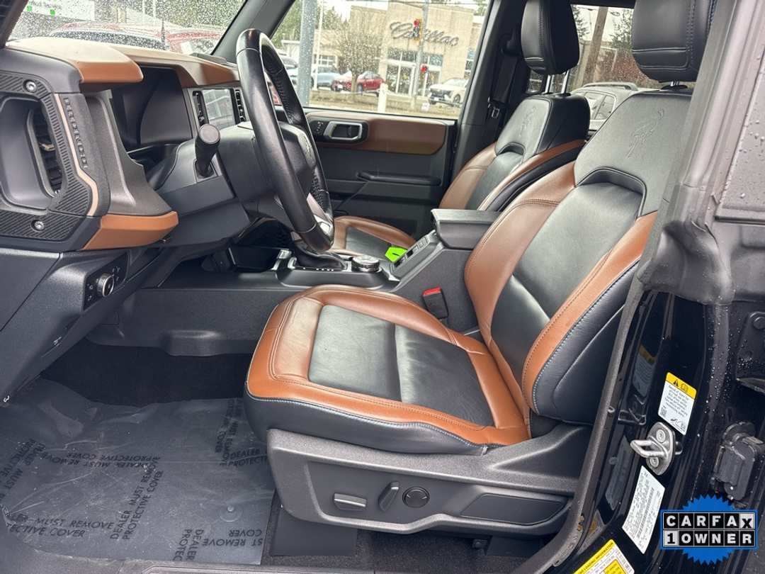 2024 Ford Bronco Outer Banks - Image 17