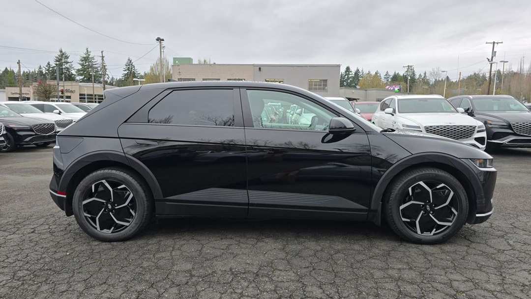 2024 Hyundai Ioniq 5 SE - Image 2