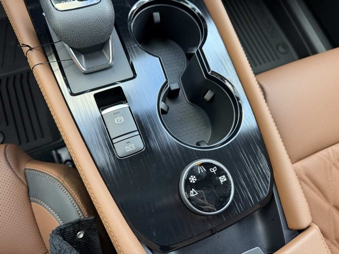 2026 Nissan Rogue Platinum - Image 25