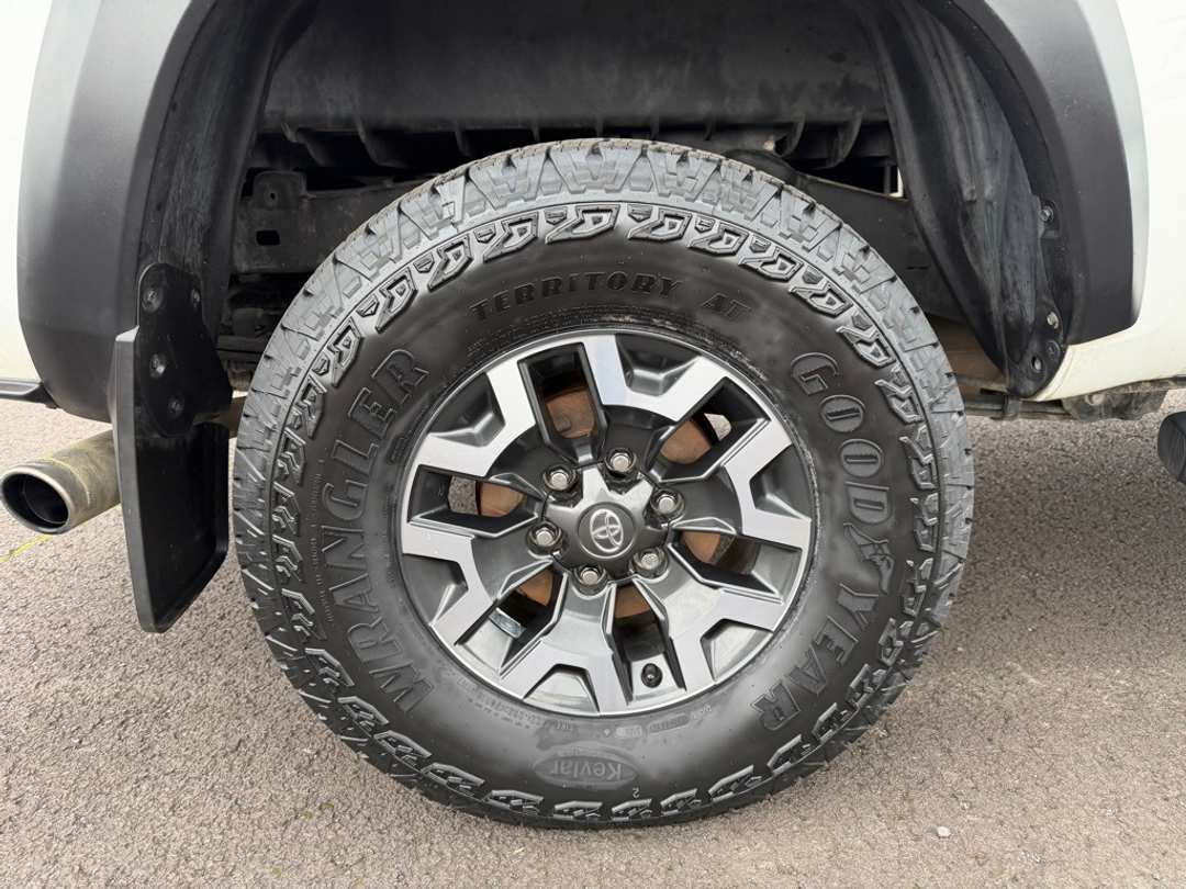 2022 Toyota Tacoma TRD OffRoad - Image 10