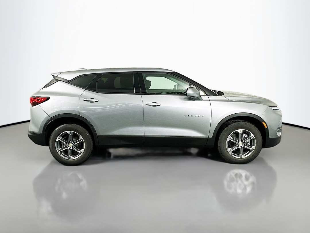 2025 Chevrolet Blazer LT - Image 9
