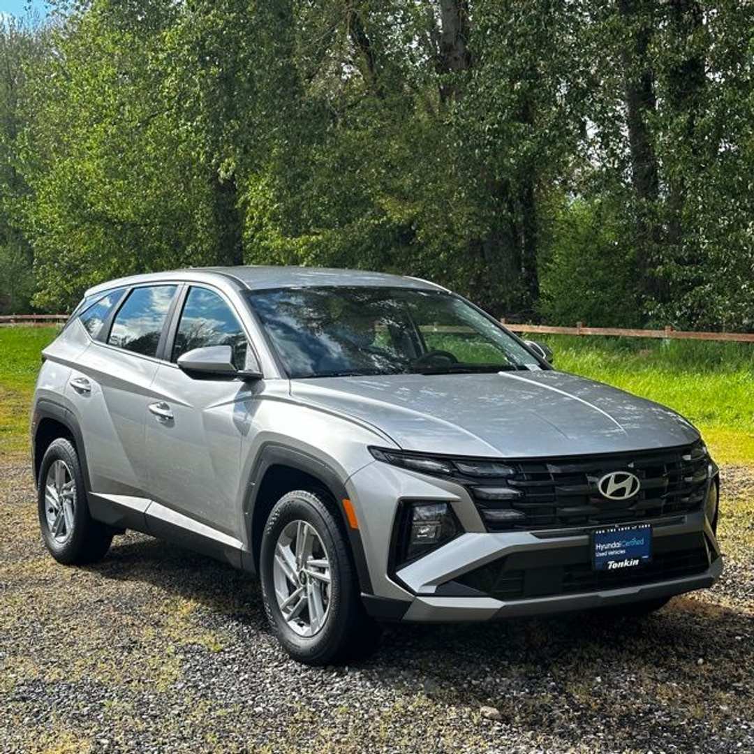 2025 Hyundai Tucson SE - Image 3