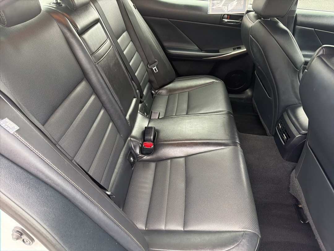 2015 Lexus Is 250 - Image 21