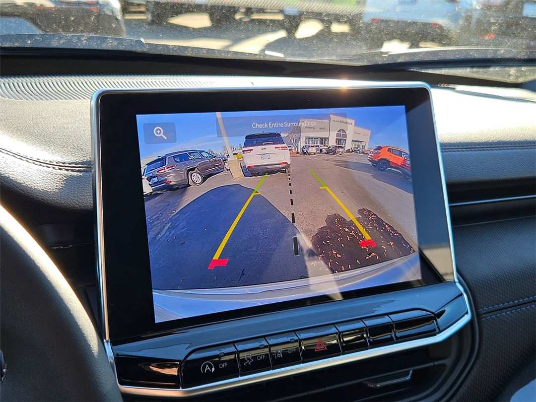 2026 Jeep Compass Latitude - Image 21