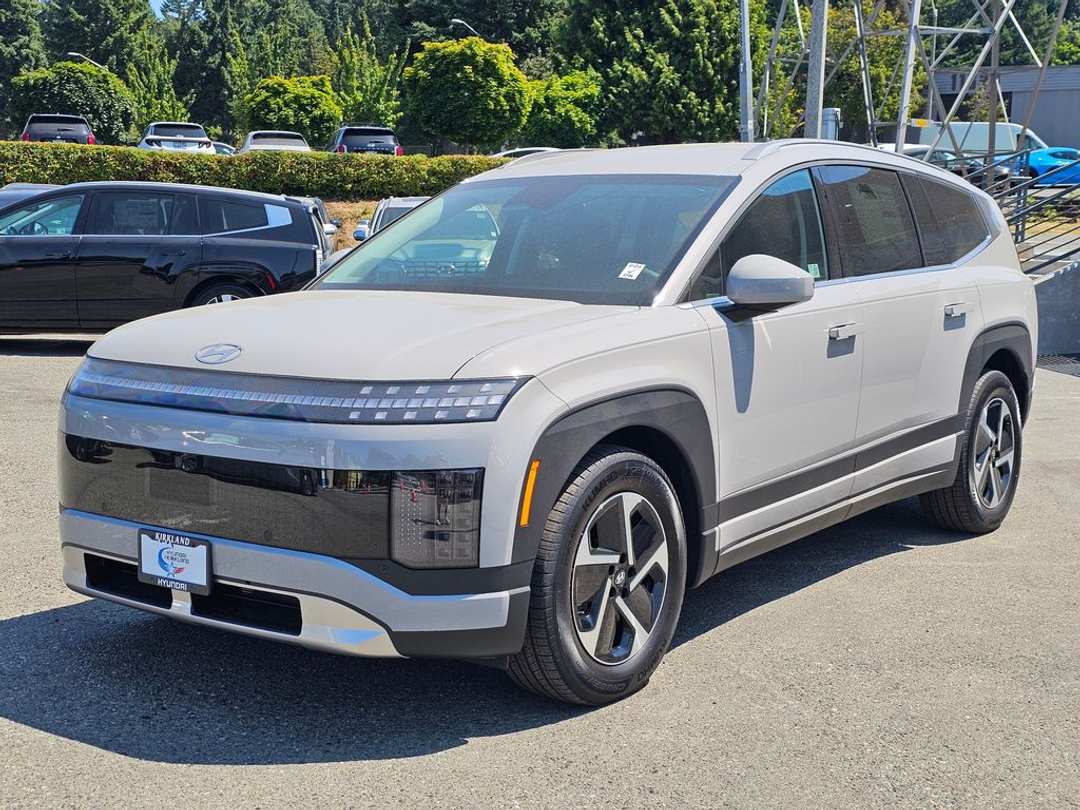 2026 Hyundai Ioniq 9 SE - Image 3