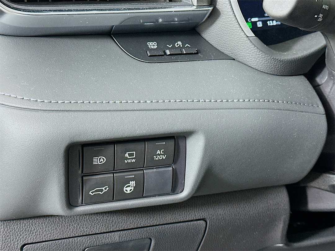 2026 Toyota Highlander Limited - Image 10