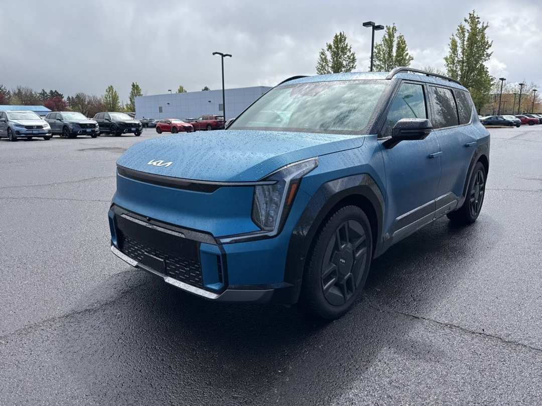 2024 Kia Ev9 GTLine - Image 3