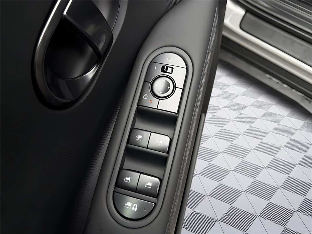 2026 Hyundai Ioniq 5 XRT - Image 12