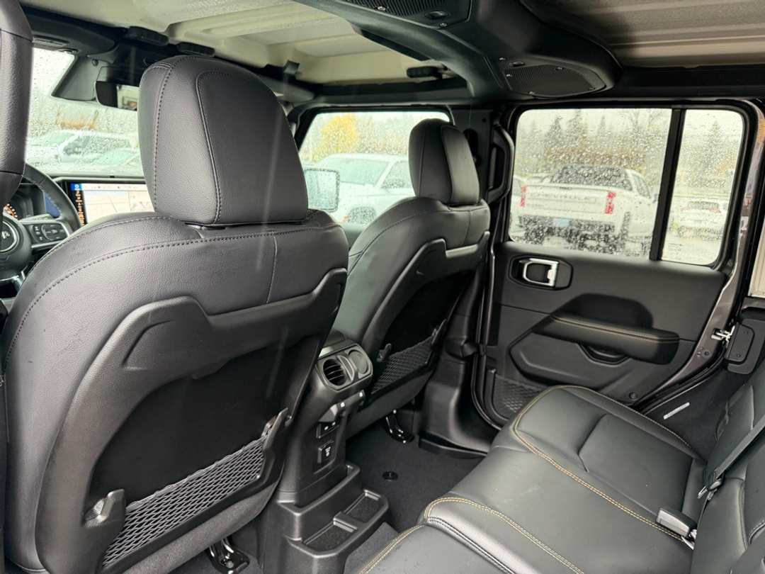 2026 Jeep Wrangler Sahara - Image 30