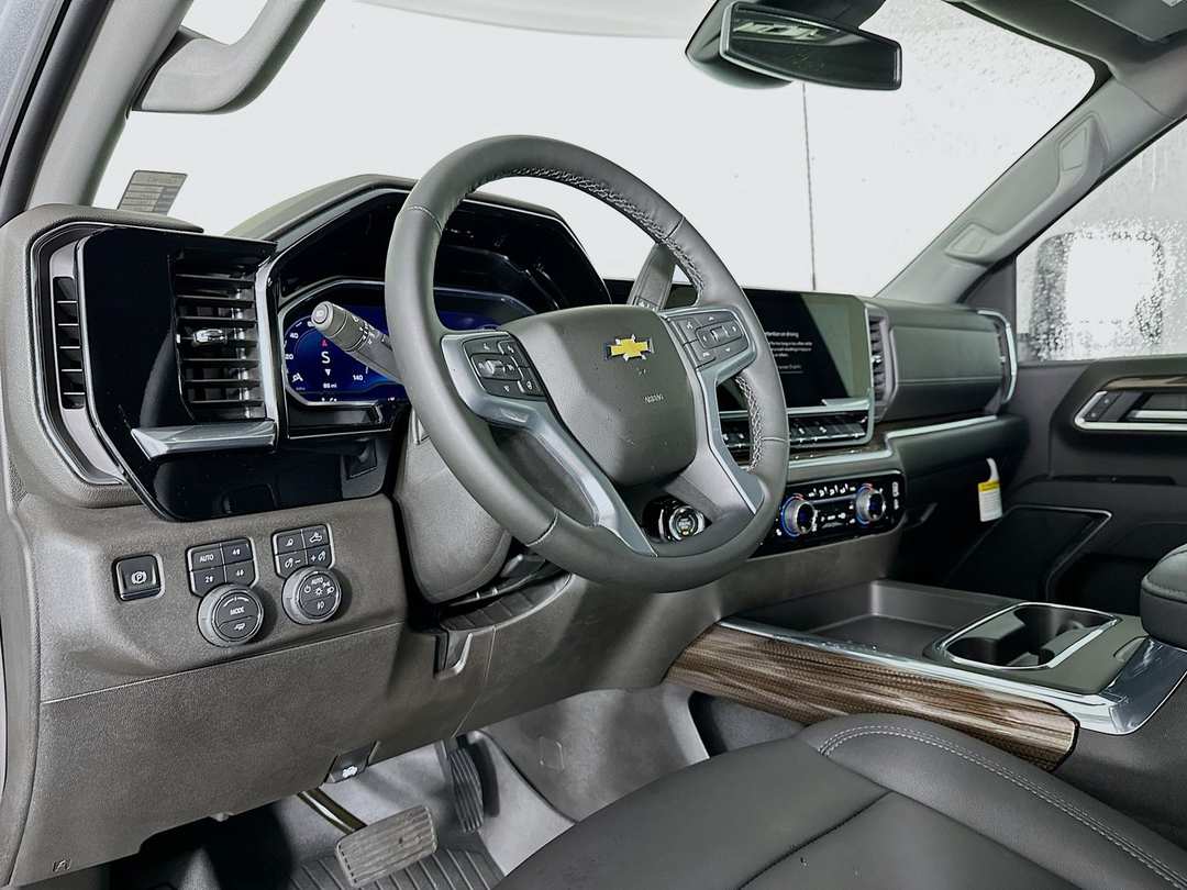 2025 Chevrolet Silverado 2500Hd LT - Image 10