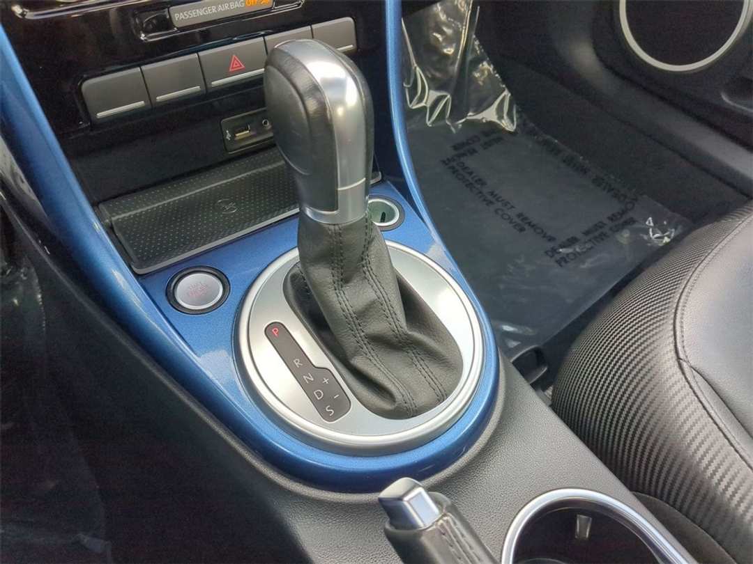 2019 Volkswagen Beetle 2.0T SE - Image 19